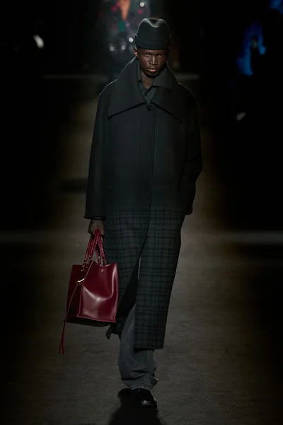 Look 37